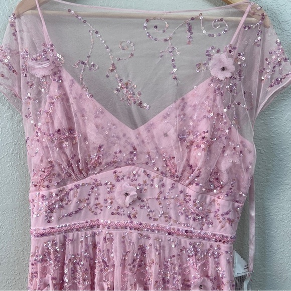 NEW $798 Mac Duggal 93685 Sequin 3D Embellished Cap Sleeves gown size 10 - Picture 5 of 15